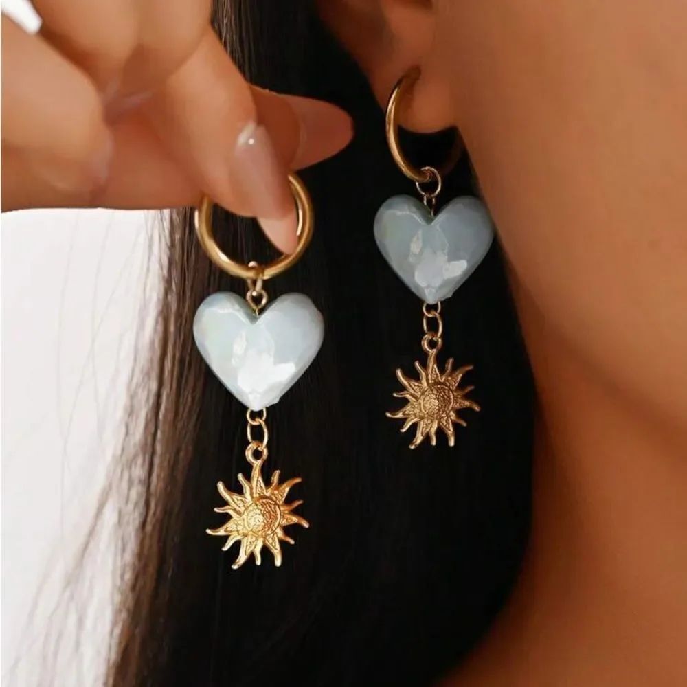 Heart Sun Dangle Earrings Q935